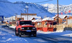 九游体育:雪上有金山——可可托海的冬季跃迁